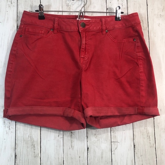 Lane Bryant Essential Stretch Mid-Rise Cuffed Girlfriend Shorts 14 - Picture 1 of 9